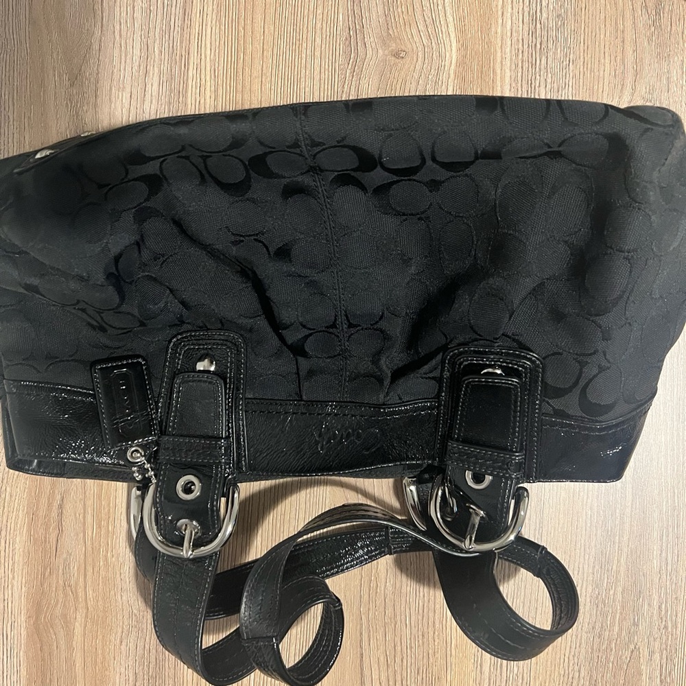 Coach Black Shoulder Bag with Sleek Design and Durable Material